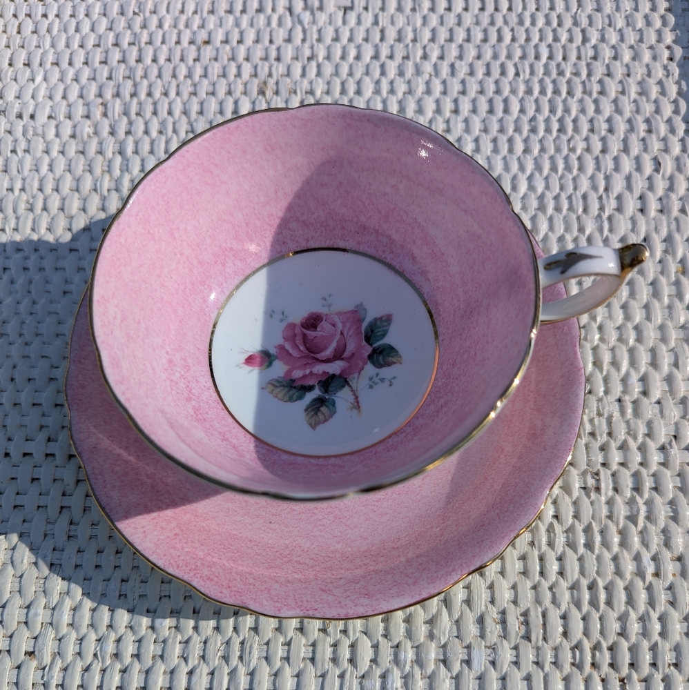 PARAGON Double Warrent Tea Cup With A Floating Pink Cabbage Rose - Picture 1 of 12